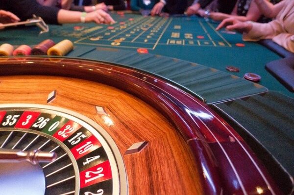 Despite what many think, the online casino industry could have a positive impact on the casino industry as a whole.
