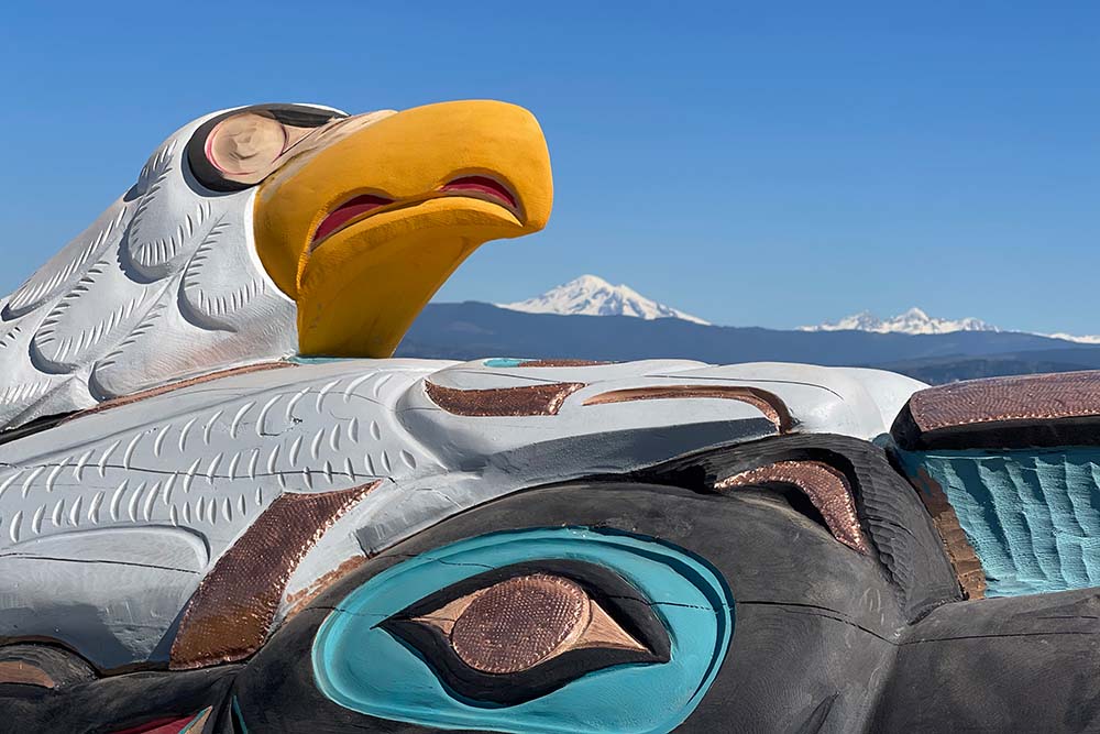 chinook indian totem poles