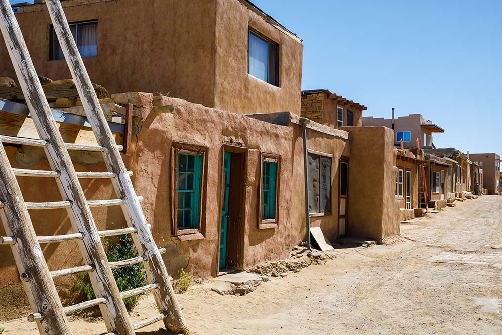 Howeya Family Traditional Dance Group (Acoma Pueblo)