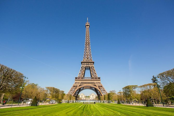 Must-See Places to Visit in Paris For a Tourist | Currents