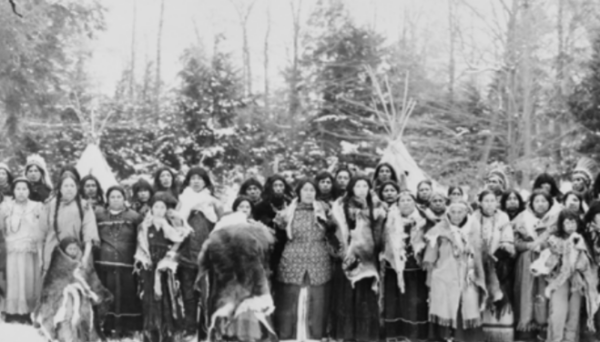 Iroquois women in upstate New York, 1915